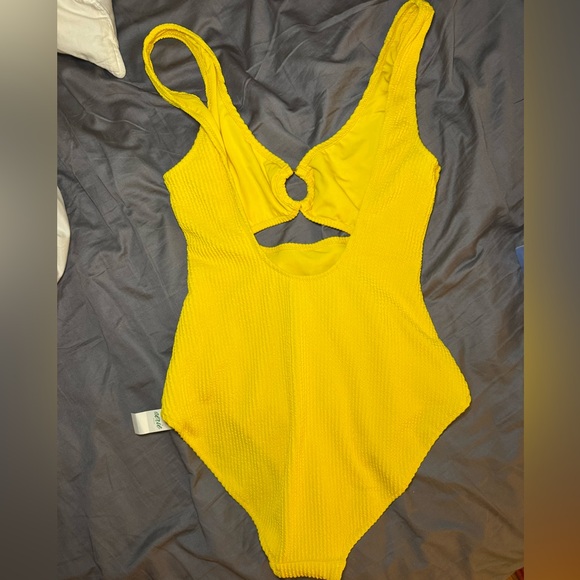Aerie Crinkle Keyhole One Piece Swimsuit Women’s M Yellow - NWT Full Coverage - Picture 3 of 5
